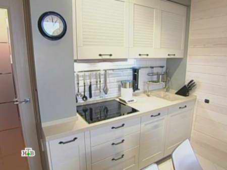 Кухня в стиле Прованс с медным круглым светильником (22-09-2012)