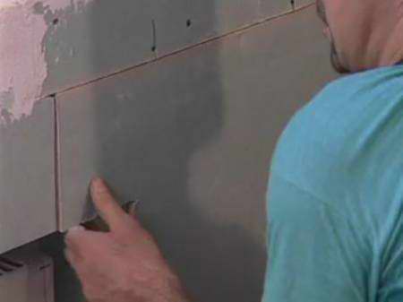Монтаж декоративной стены из гипсокартона на металический каркас, видео
