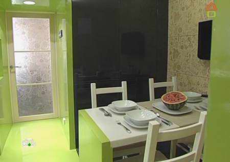 Кухня с зеленым коридором (2011-11-06)